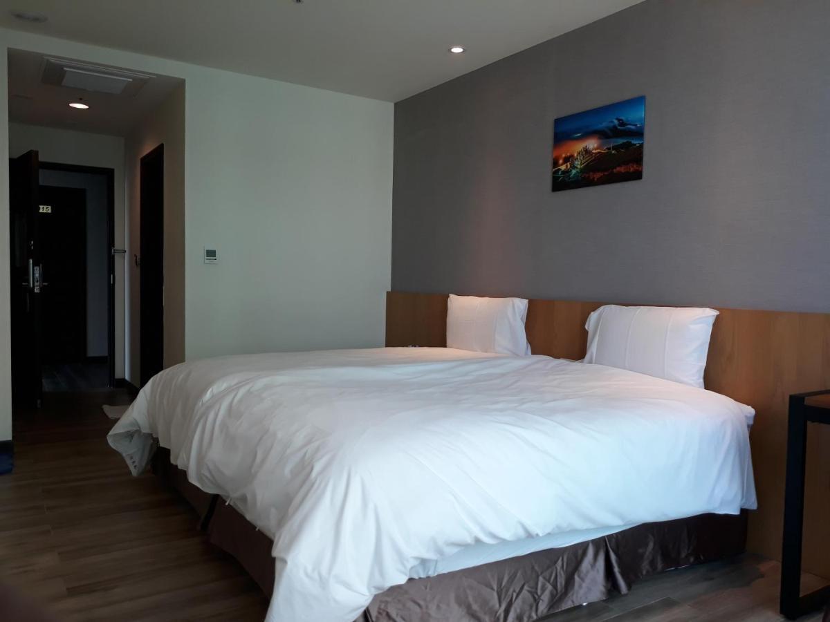 Honest & Warm Hotel Таоюань Экстерьер фото